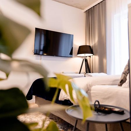 Hop & Lulu Delux Apartments โกเลนูฟ ภายนอก รูปภาพ