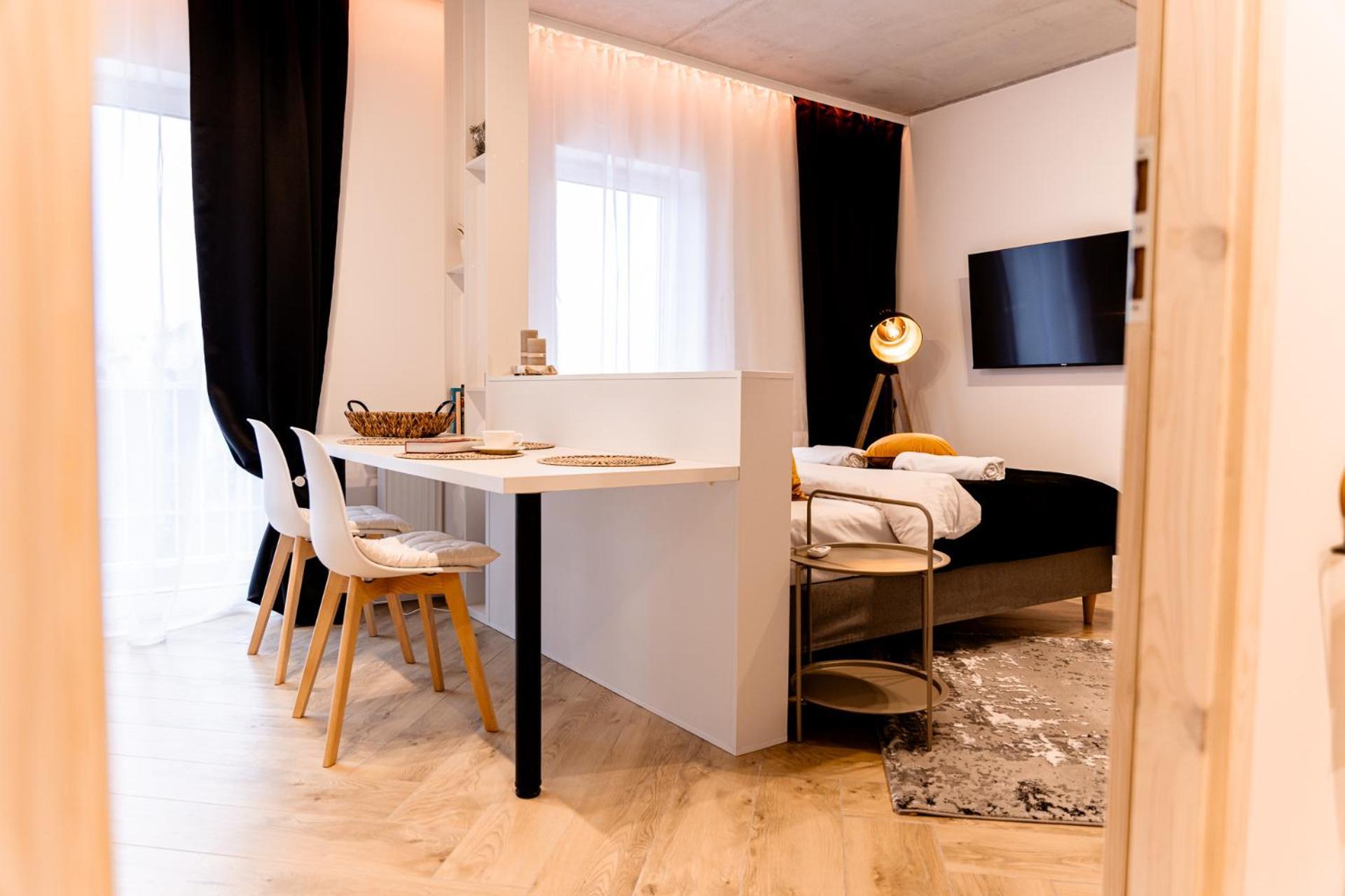 Hop & Lulu Delux Apartments โกเลนูฟ ภายนอก รูปภาพ