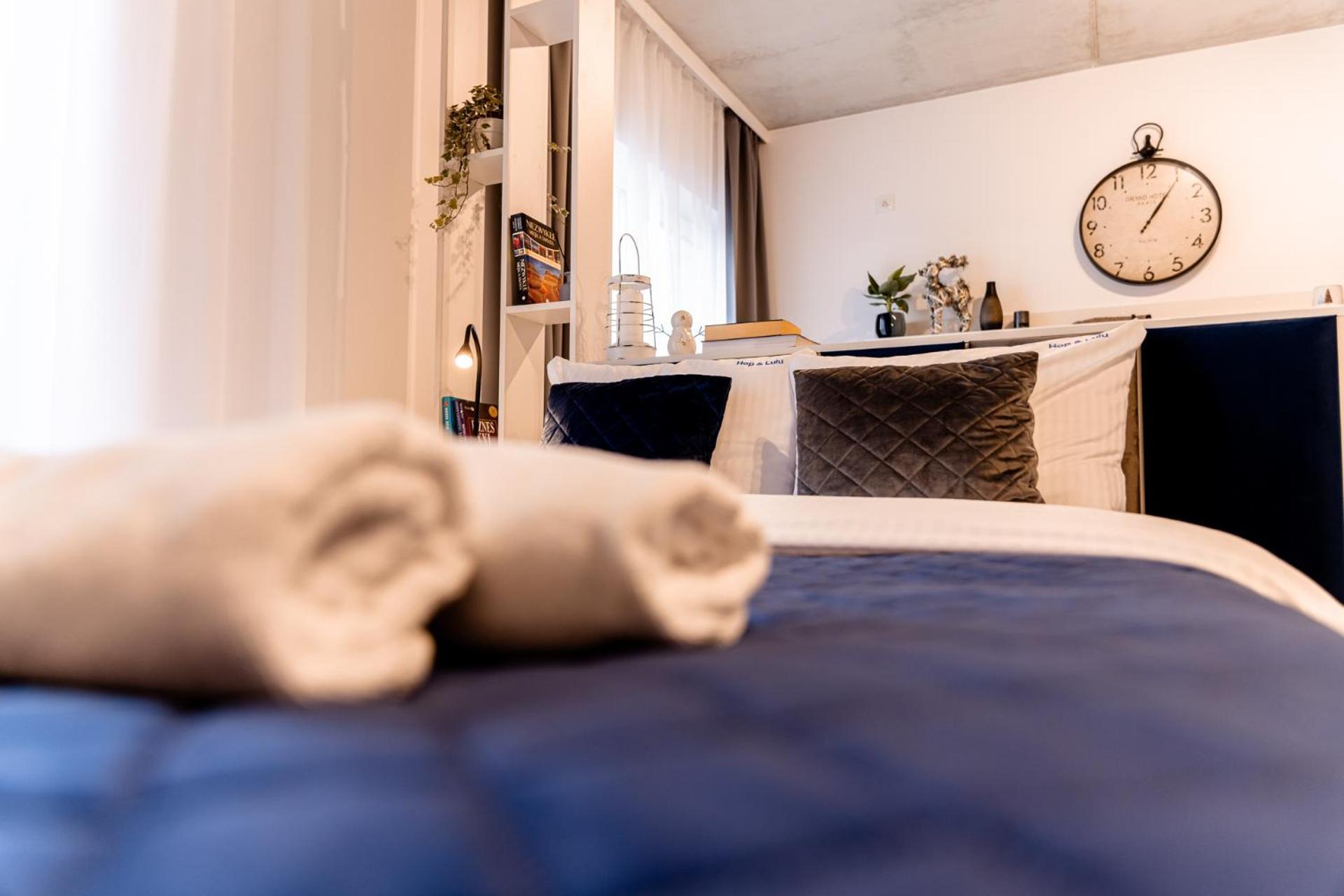 Hop & Lulu Delux Apartments โกเลนูฟ ภายนอก รูปภาพ
