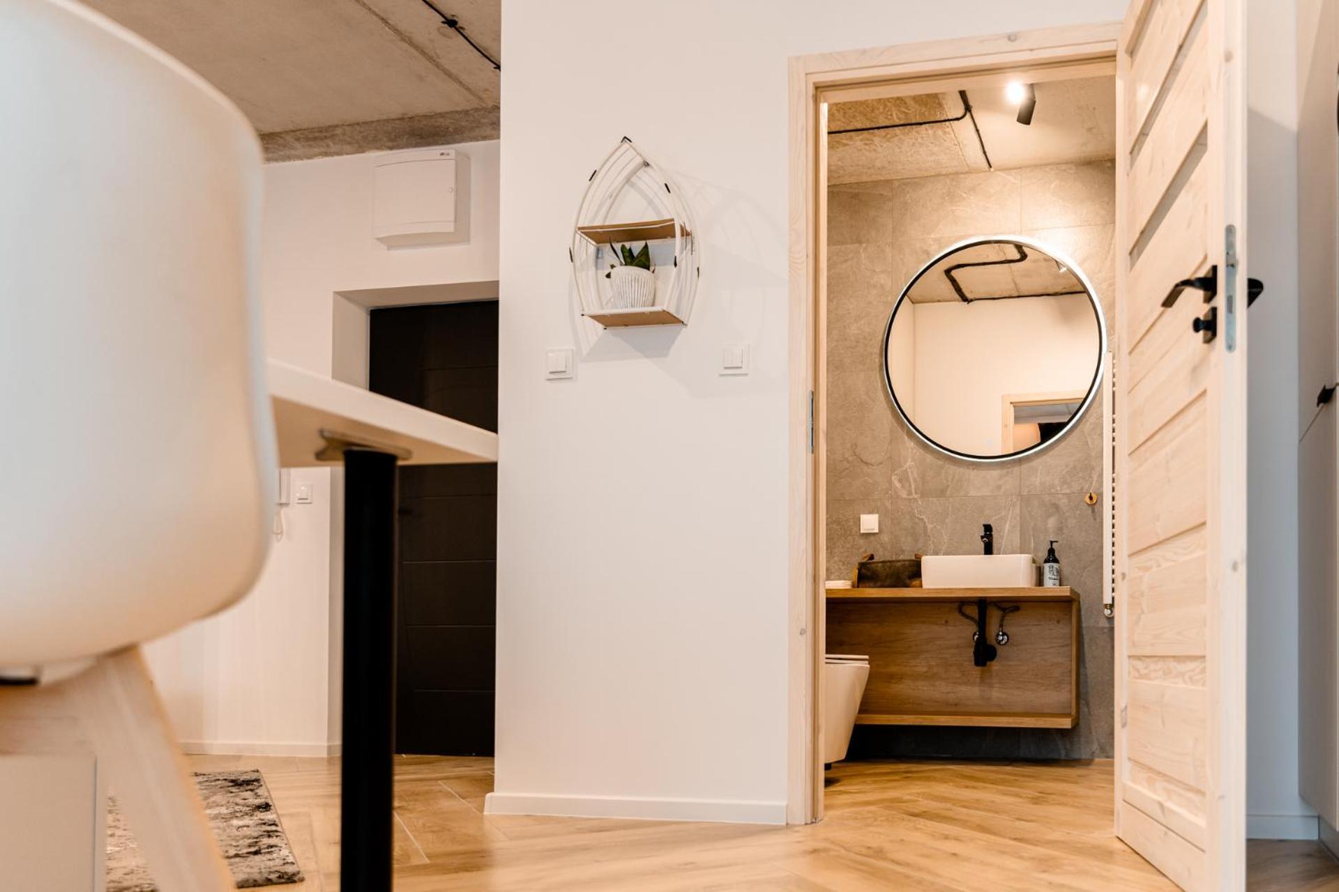 Hop & Lulu Delux Apartments โกเลนูฟ ภายนอก รูปภาพ