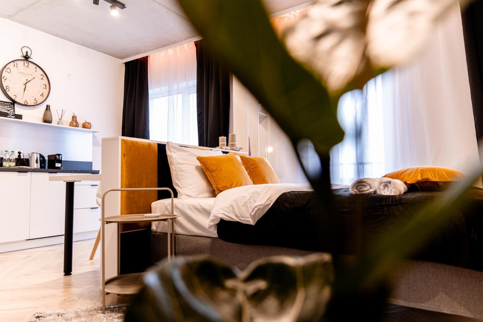 Hop & Lulu Delux Apartments โกเลนูฟ ภายนอก รูปภาพ