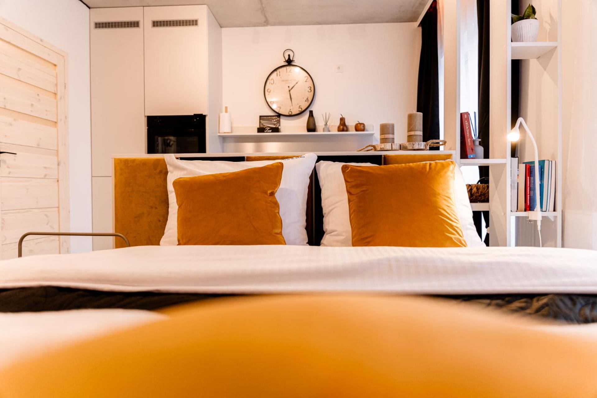 Hop & Lulu Delux Apartments โกเลนูฟ ภายนอก รูปภาพ